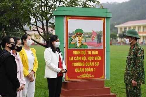 Hai hành vi trái ngược