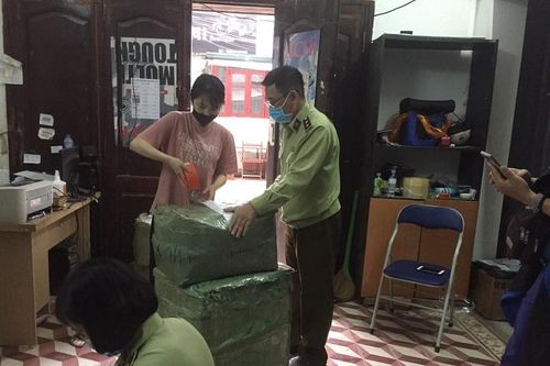 QLTT Hà Nội: Tạm giữ số lượng lớn tân dược nhập lậu
