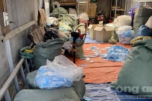 Phát hiện 'xưởng' tái chế khẩu trang đã qua sử dụng quy mô lớn