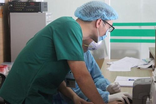Bệnh nhân thứ 161 mắc Covid-19 trở nặng, phải thở máy