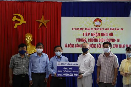 Ủng hộ hơn 1 tỷ đồng chống dịch Covid-19 và hạn hán ở Đắk Lắk