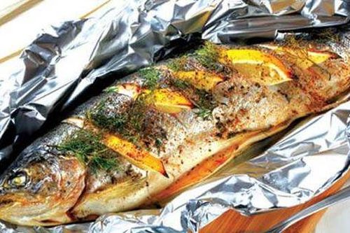 Chuyên gia cảnh báo 9 căn bệnh nguy hại 'rình rập' nếu dùng giấy bạc nấu ăn sai cách