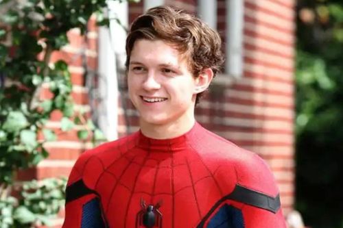 Tom Holland - siêu anh hùng sợ nhện và nhát gái