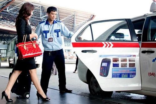 Sở GTVT Hà Nội rút quyết định cho phép taxi hoạt động tại sân bay