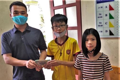 Nam sinh nhặt được 50 triệu tìm người trả lại