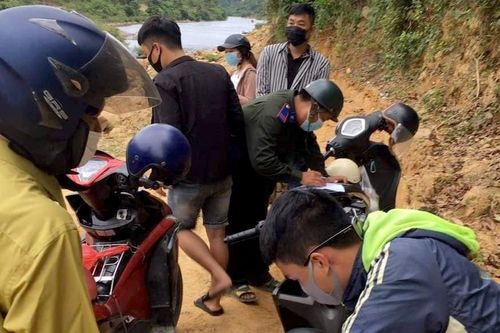Phượt thủ tụ tập trên núi bất chấp lệnh cách ly