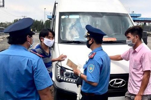 TP.HCM lập 62 chốt kiểm dịch không nghỉ ở cửa ngõ
