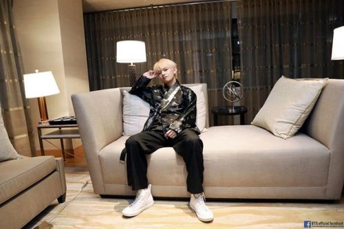 V BTS nghĩ ra đủ trò để bảo vệ ARMY khỏi Covid-19