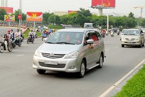 TP Hồ Chí Minh triển khai 200 xe ô tô thường trực các bệnh viện đưa đón người bệnh miễn phí