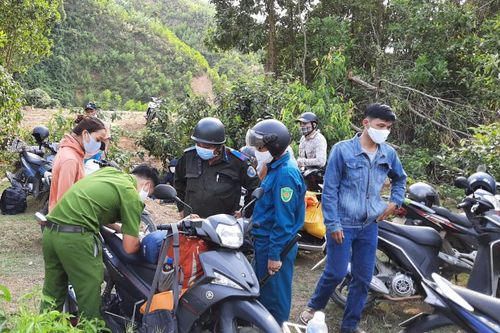 Vui chơi bất chấp
