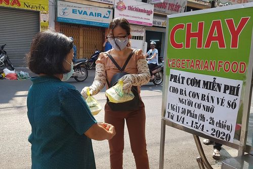 Chia sẻ khó khăn với người lao động