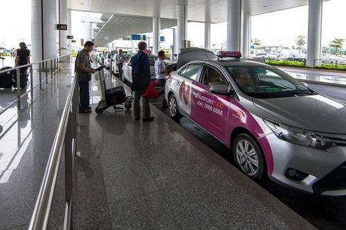 Hành khách phải tự chủ động phương tiện đến và đi từ sân bay Nội Bài