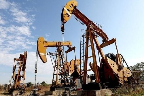 Giá xăng dầu hôm nay 4/4: Đồng loạt tăng vọt
