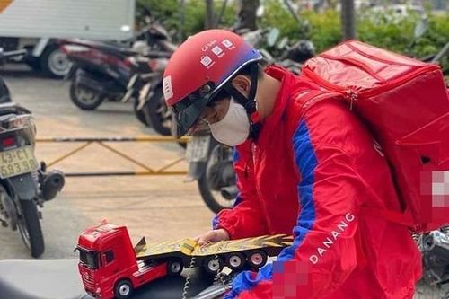 Giao hàng qua cần câu 2m, chuyển đồ bằng flycam ngàn USD