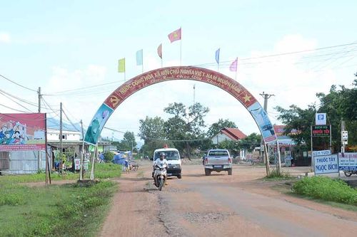 Ia Lâu nỗ lực về đích nông thôn mới