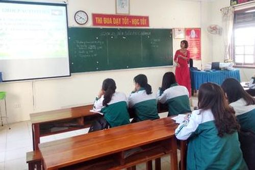 Cô giáo trẻ truyền tình yêu môn Lịch sử cho học sinh