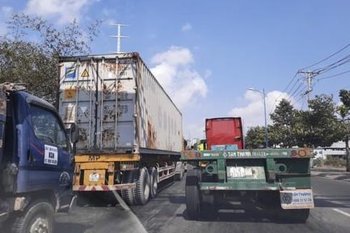 TPHCM: Vì sao cảng Cát Lái vẫn là 'điểm nóng' ùn tắc?
