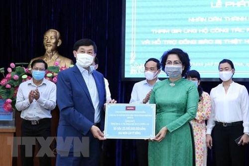 Những nghĩa cử cao đẹp của kiều bào ở nước ngoài hướng về Tổ quốc
