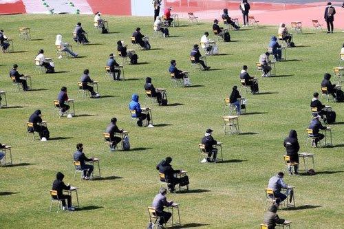 Sân vận động Hàn Quốc trở thành nơi thi tuyển việc làm