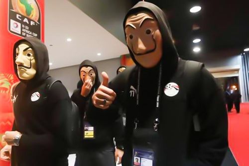 Đội bóng vô địch sau khi xuất hiện với mặt nạ Money Heist