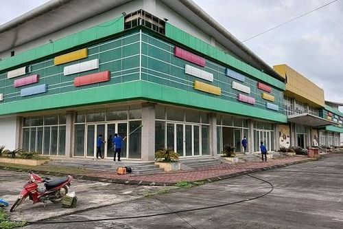 Hà Tĩnh: Xuyên đêm lắp đặt phòng cách ly phòng chống dịch Covid -19