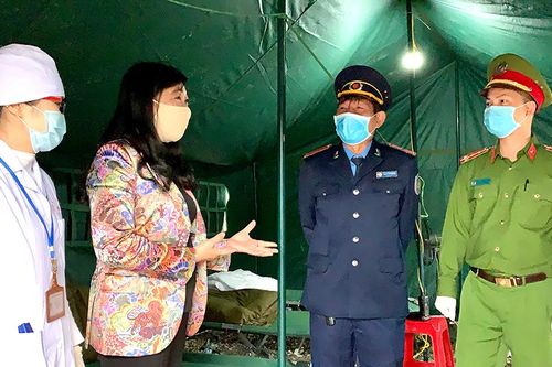 Mặt trận thành phố Hà Nội động viên chiến sỹ tại các chốt trực dã chiến