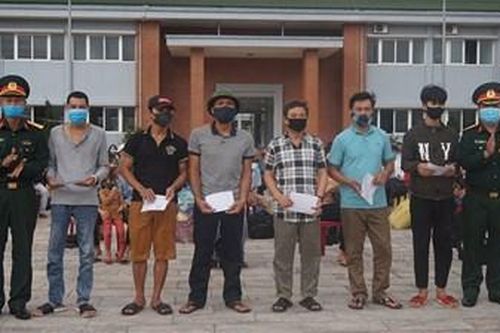 Trao giấy chứng nhận cho 267 công dân hoàn thành cách ly phòng dịch tại Trung tâm điều dưỡng Người có công tỉnh Quảng Trị