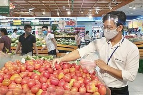 Giữ vững cung cầu, tăng lượng hàng thiết yếu