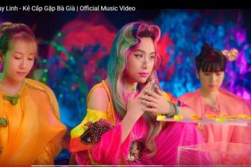 Hàng loạt tranh dân gian được tái hiện trong MV mới 'Kẻ cắp gặp bà già' của Hoàng Thùy Linh