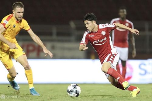 Mùa dịch COVID-19, V-League nỗ lực để tồn tại