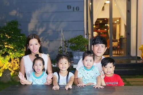 Quách Thành Danh tự cắt tóc cho con và chế mũ chống dịch từ miếng nhựa