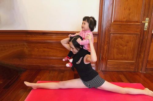 Cách sống vui khỏe của gia đình trẻ khi 'cách ly toàn xã hội'