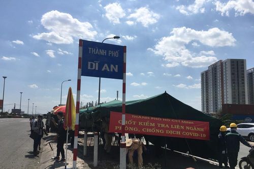 Triển khai chốt kiểm dịch COVID-19 có lưu lượng xe cao nhất vào Sài Gòn