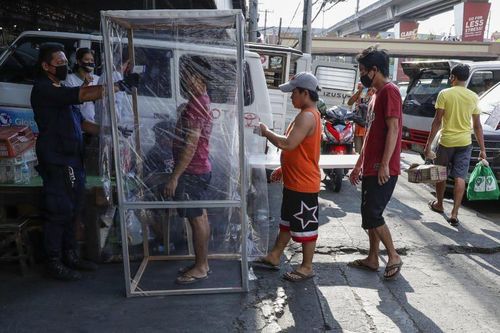 Người đàn ông Philippines bị bắn chết vì gây rối tại điểm kiểm tra Covid-19