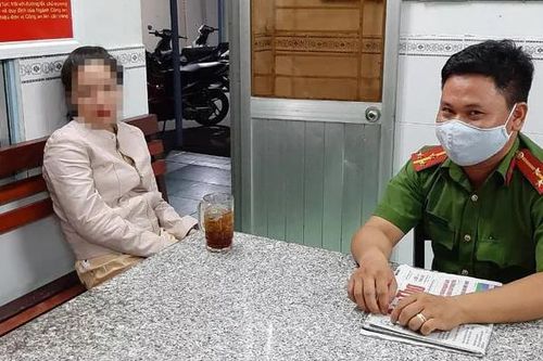 2 giờ đồng hồ khuyên ngăn cô gái định tự tử do buồn chuyện tình cảm