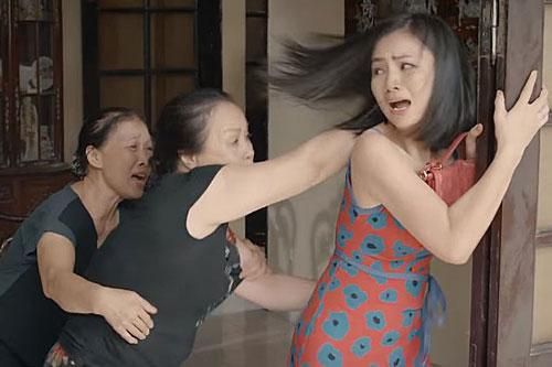 Bị mẹ chồng đuổi ra khỏi nhà vì 5 năm không sinh con, cô vợ tủi nhục khi nhận thêm tin nhắn của chồng: 'Muốn đi đâu thì đi nhưng cấm không được nói nguyên nhân là do tôi, đừng để tôi xấu mặt'