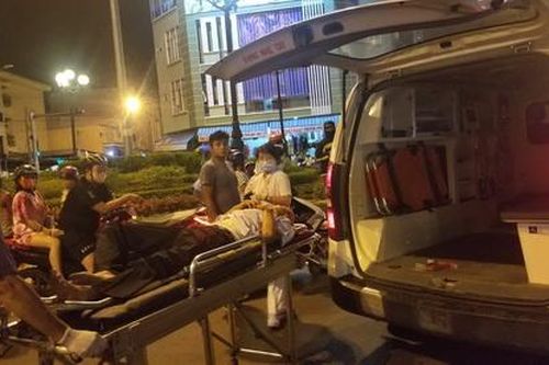 Va chạm với xe đạp, cụ ông nhập viện trong tình trạng bất tỉnh