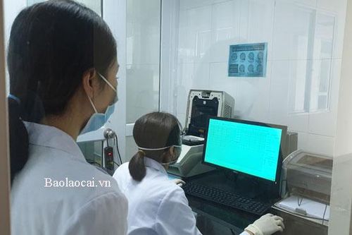3 người đi cùng xe có bệnh nhân nhiễm Covid-19 có kết quả xét nghiệm âm tính