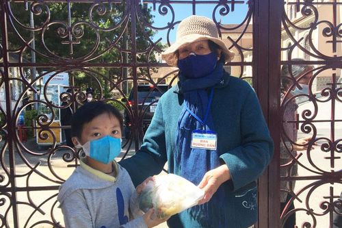 Đem yêu thương đến với người nghèo