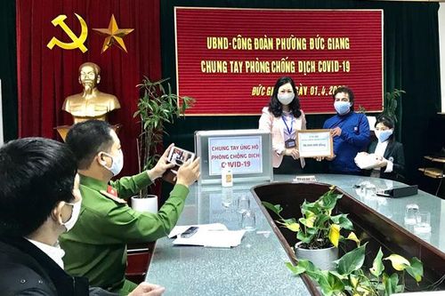 Một hộ dân ủng hộ hơn 50 triệu đồng: Thắp lên ngọn lửa chiến thắng dịch bệnh