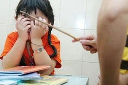 Nỗi đau của những đứa con có mẹ không bằng 'hổ dữ'