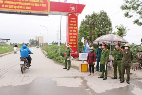 Linh hoạt sáng tạo để người dân chấp hành việc đeo khẩu trang khi ra đường