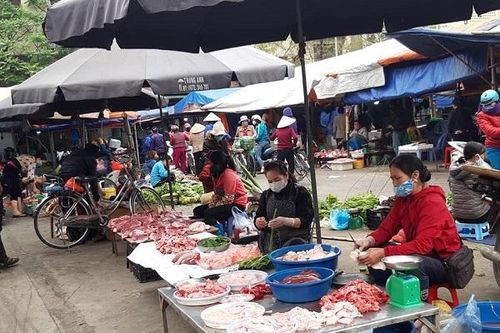 Mỗi kg thịt lợn cõng 6 - 7 khâu trung gian