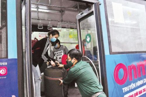 Hỗ trợ người dân hết hạn cách ly trở về nhà