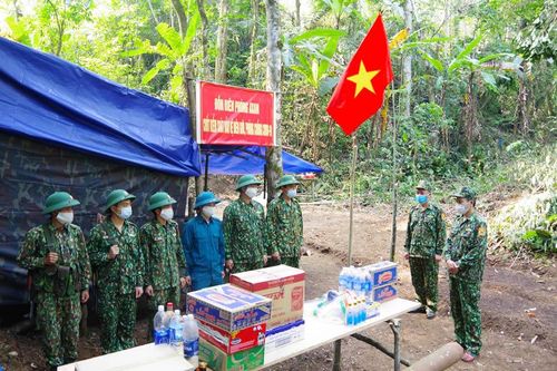 Căng mình chống dịch nơi biên giới