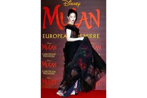 Nhiều phim 'bom tấn' dời lịch chiếu