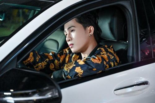 Hậu chia tay K-ICM, Jack lột xác ngoạn mục khi bắt đầu cởi áo khoe cơ bắp