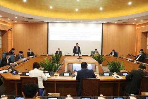 Hà Nội xem xét trách nhiệm một chủ tịch phường vì chậm thực hiện cách ly