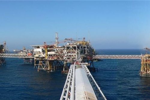 Lợi nhuận PVN giảm 49% do tác động kép giá dầu và dịch Covid-19