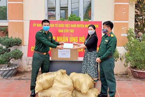 Mường Nhé tiếp nhận hơn 50 triệu đồng ủng hộ phòng, chống dịch Covid-19